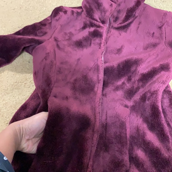 Burgundy faux fur size small 32 degrees heat brand. - Picture 6 of 8